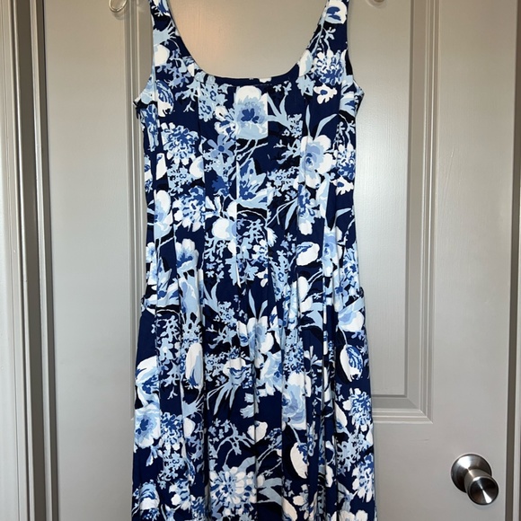 Lauren Ralph Lauren Blue and White Floral Fit and Flare Dress Size 6 - Picture 2 of 7